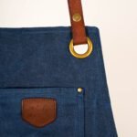 Tablier en cuir et toile waxée n°547 Bretelles croisées - Bleu Marine – Image 2