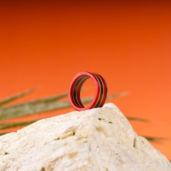 Bague Classique en Skateboard recyclé N°01 - T55 – Image 2