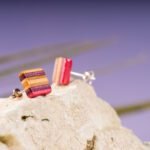 Clous d'oreille en skateboard recyclé (la paire) N°02 – Image 2