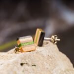 Clous d'oreille en skateboard recyclé (la paire) N°23 – Image 2