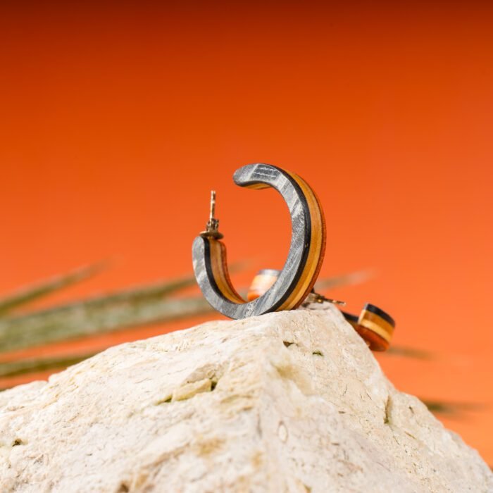 Créoles en Skateboard recyclé (la paire) N°02 – Image 2