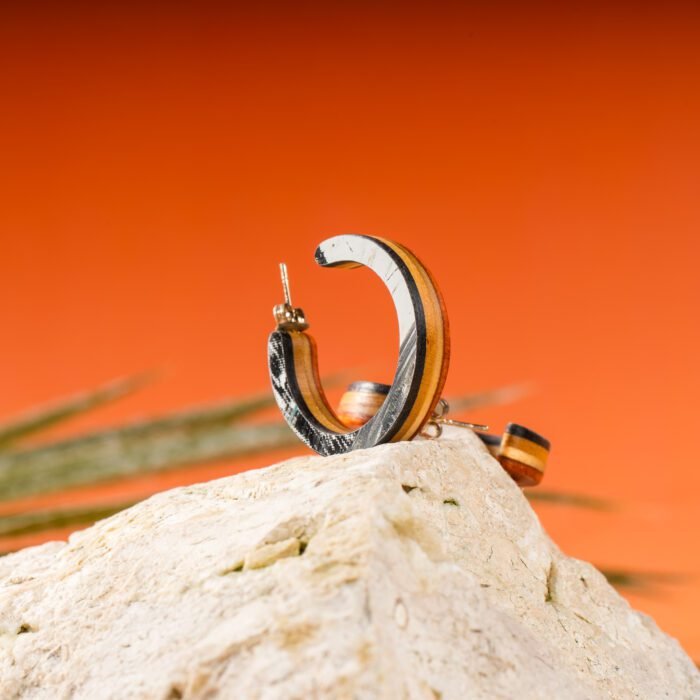 Créoles en Skateboard recyclé (la paire) N°06 – Image 2