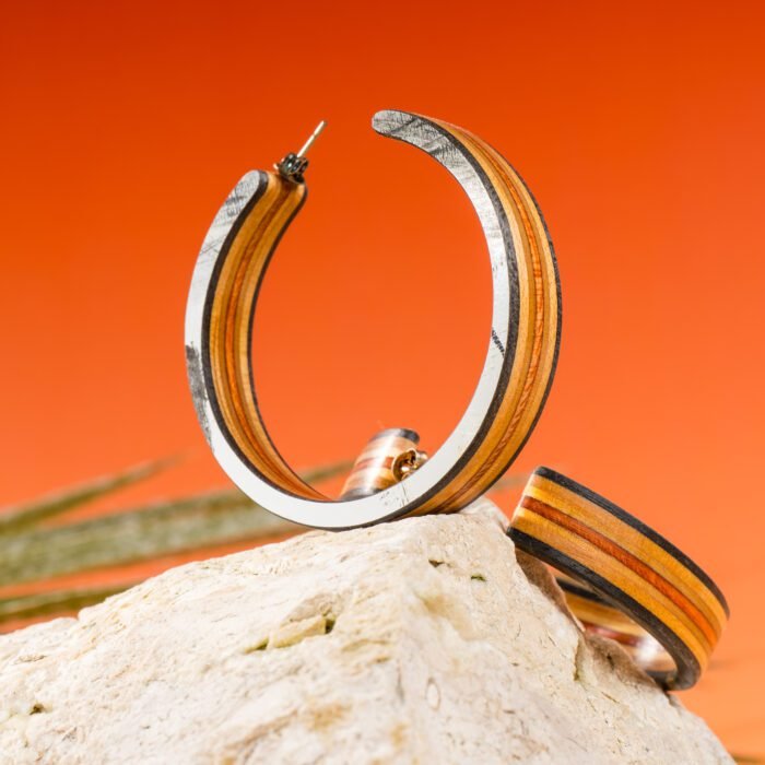 Grandes Créoles en Skateboard recyclé (la paire) N°08 – Image 2