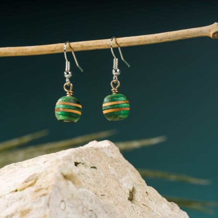 Boucles pendantes en Skateboard recyclé (la paire) N°04 – Image 2