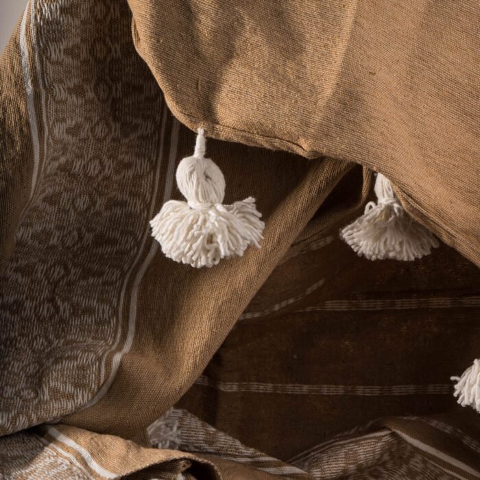 Plaid Berbere à pompons XL - Beige – Image 2