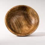 Bol en bois de manguier sculpté – Image 2