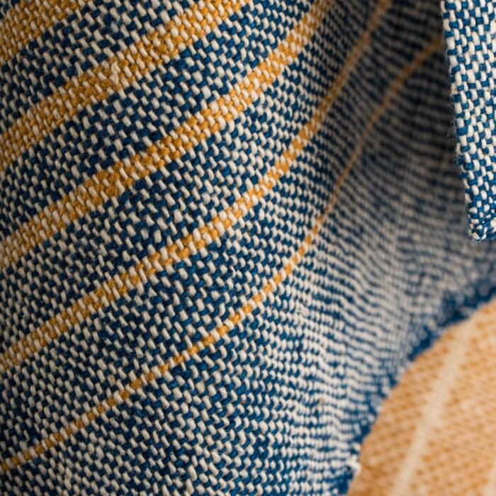 Serviette Laotienne - 100% Coton - tissée et teintée à la main - Bleu & Cuivre – Image 2
