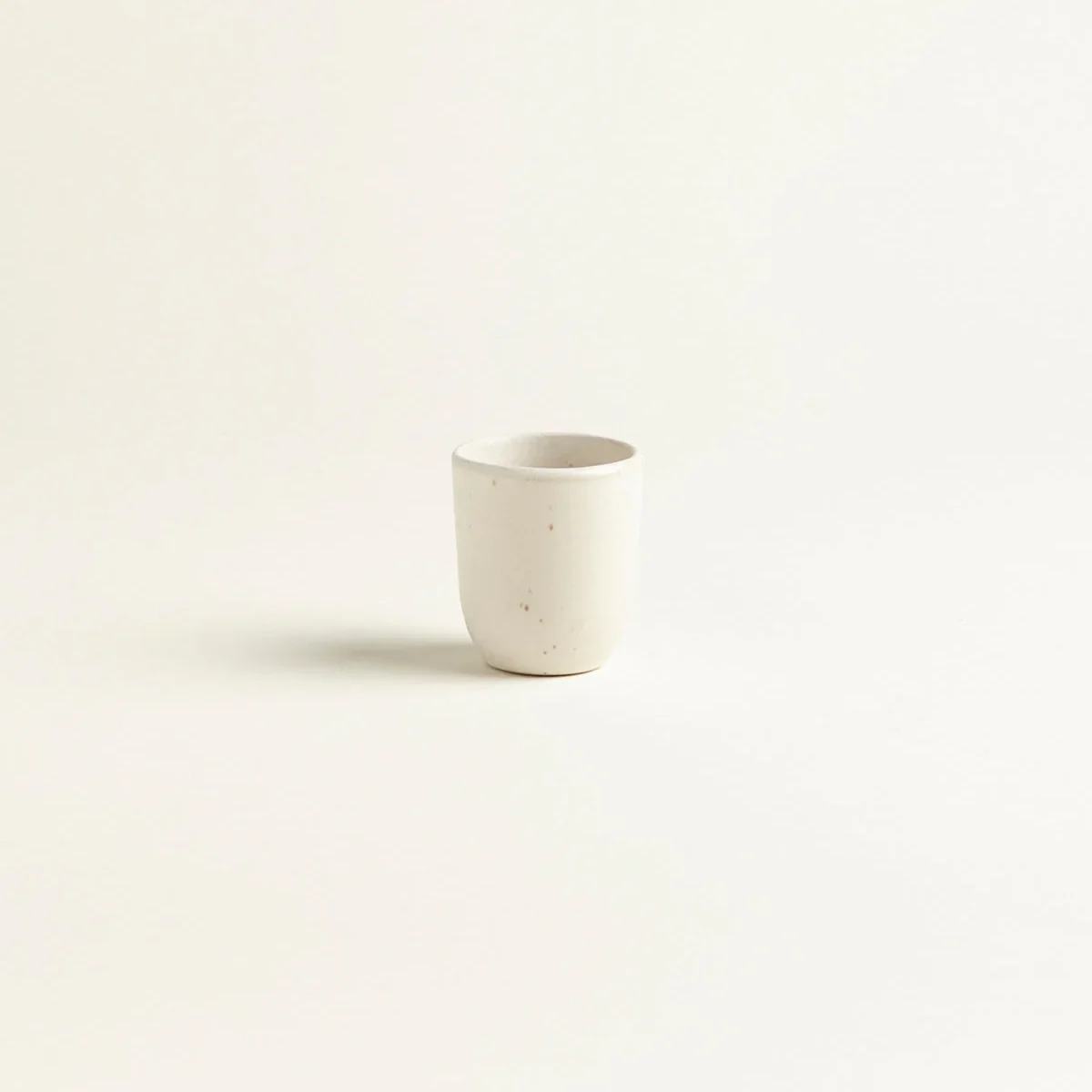 00-Espressobecher-MWHITE-003-01_1500x1200web_fe02d498-022b-4985-81f1-970efb310d93.jpg Tasse à Espresso Blanc Nature 60 ml – Onomao – Image 1