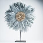 Décoration en plumes et coquillages N°25