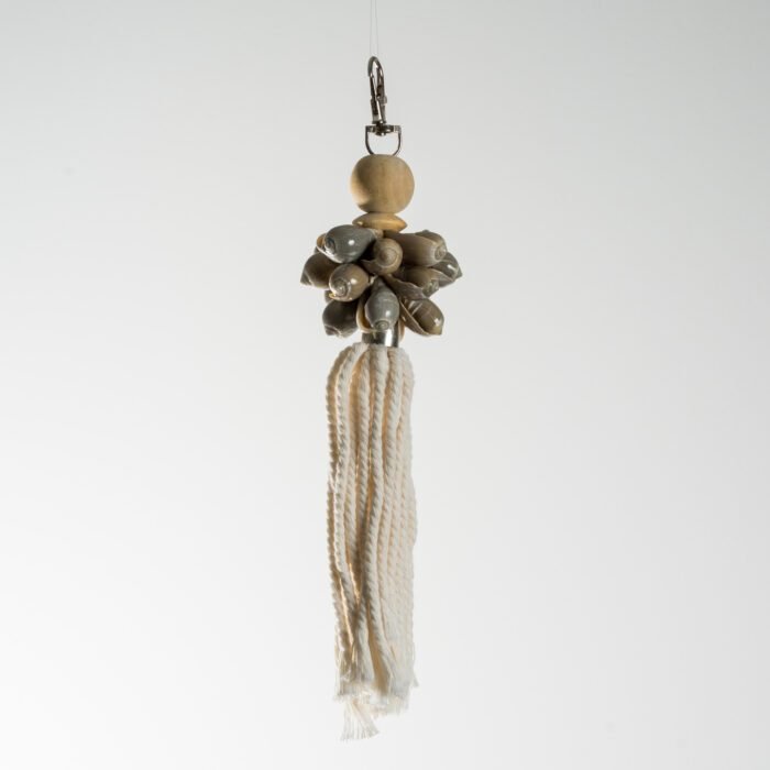 Porte-clés artisanal en coquillages et corde tressée – Image 3