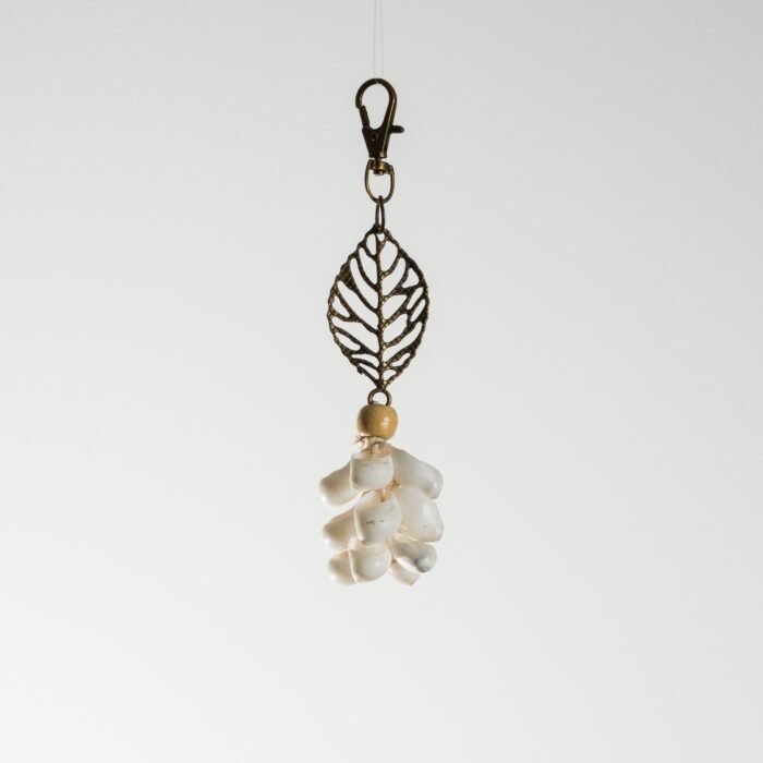 Porte-clés artisanal Arbre de Vie ou feuille et coquillages – Image 4