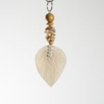 Porte-clés artisanal en coquillages et feuille tressée – Bali – Image 7