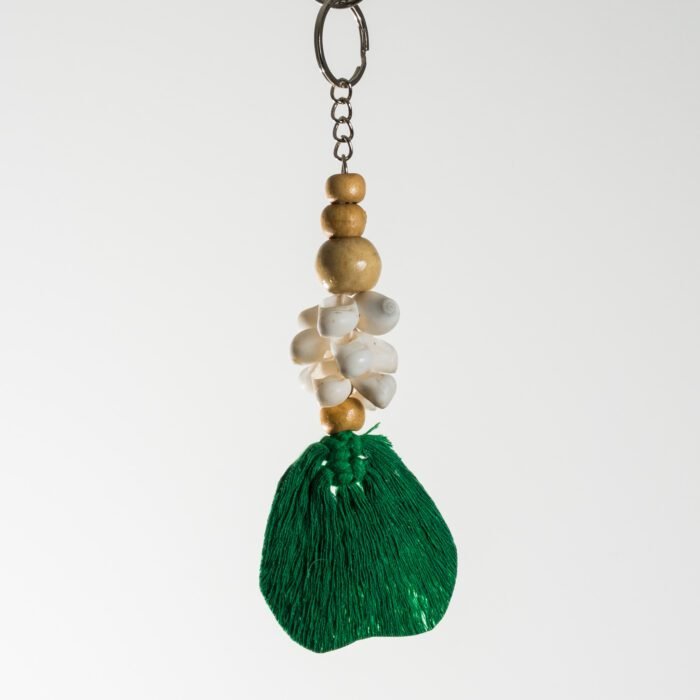 Porte-clés artisanal en coquillages et feuille tressée – Bali – Image 3