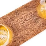 Présentoir pour 2 Verres à Spiritueux Topographic – Support en Bois Artisanal – Image 2